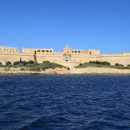 Hub 3br Close To Seafront With Ac Apartamento Gzira