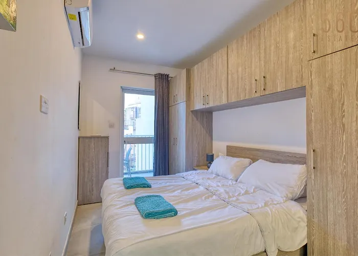 Hub 3br Close To Seafront With Ac *