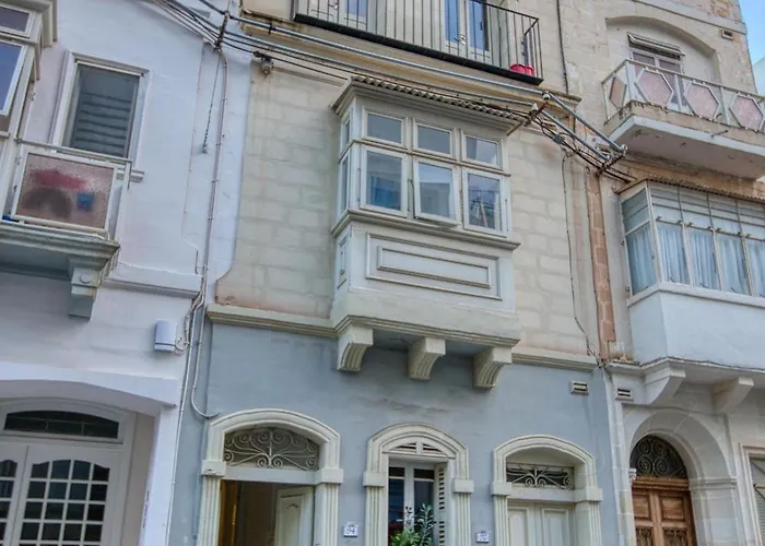 Apartment Hub 3br Close To Seafront With Ac *