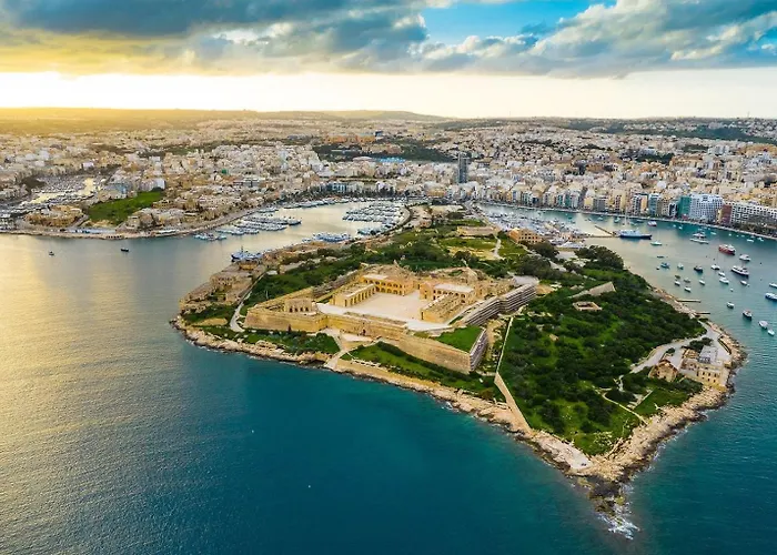 Hub 3br Close To Seafront With Ac Gzira