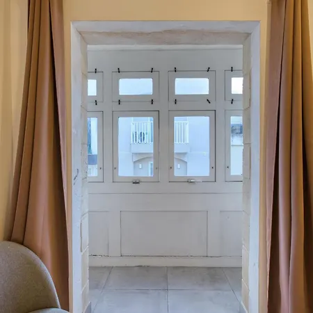 아파트 Hub 3br Close To Seafront With Ac *