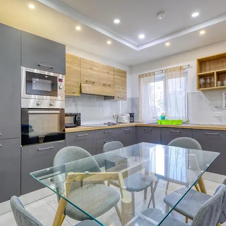 아파트 Hub 3br Close To Seafront With Ac