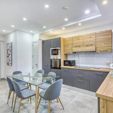 Hub 3br Close To Seafront With Ac *