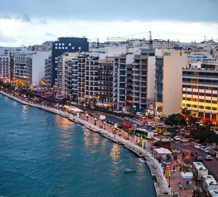 Hub 3br Close To Seafront With Ac