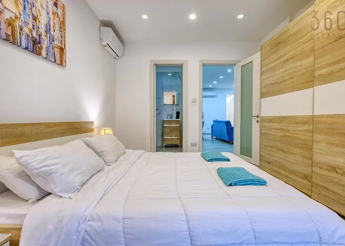 Hub 3br Close To Seafront With Ac