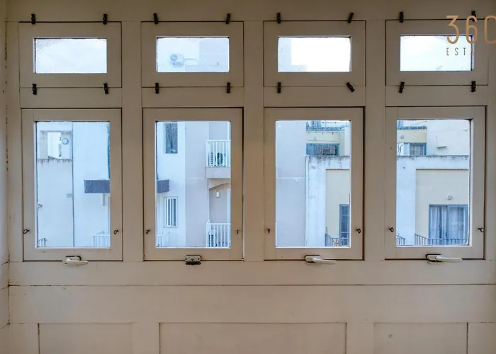 Hub 3br Close To Seafront With Ac * 그지라