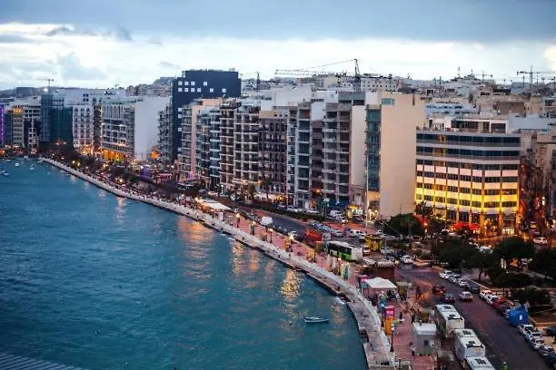 Hub 3br Close To Seafront With Ac