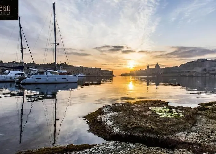 Hub 3br Close To Seafront With Ac