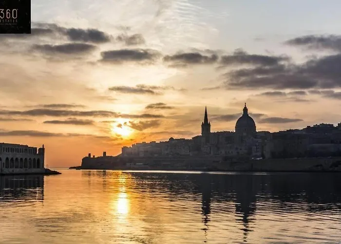 Hub 3br Close To Seafront With Ac 아파트 그지라